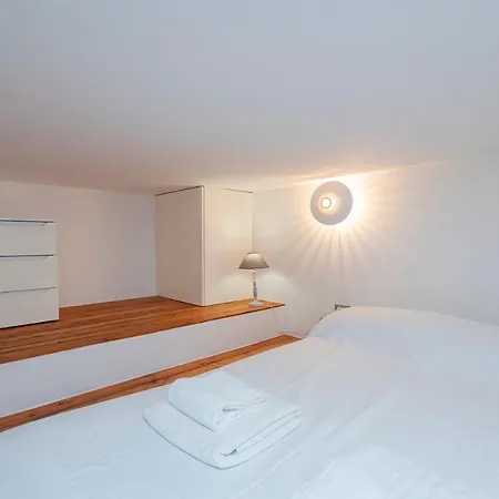 Ihost Center Studio - Uberti 11 *